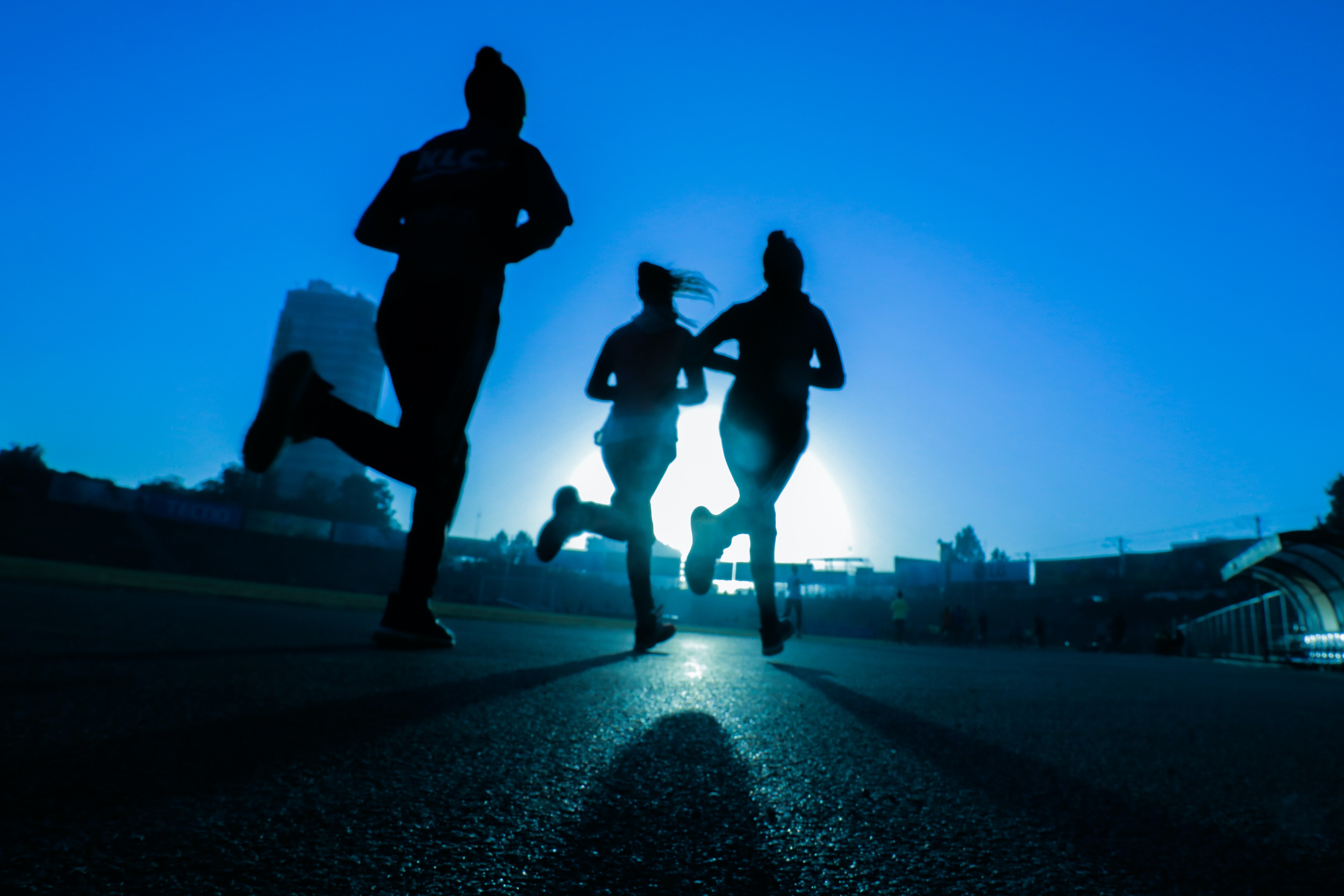 Faire du sport ou étudier? Les deux